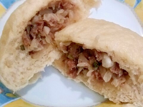 ふわふわ蒸しパンの中身は餃子あん☆手作り肉まん☆